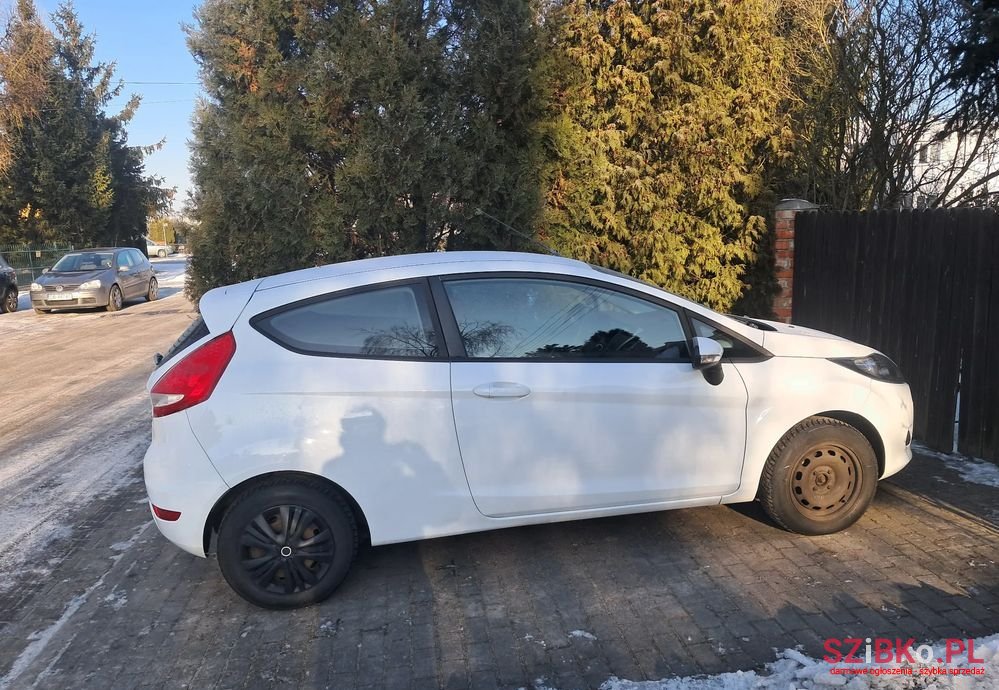 2010' Ford Fiesta photo #1