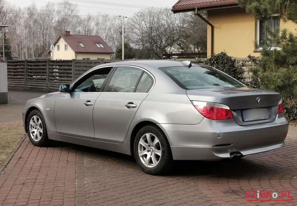 2006' BMW 5 Series 523I photo #4