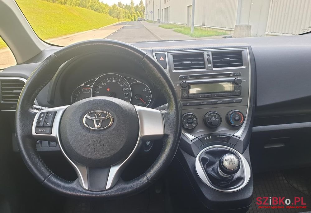 2012' Toyota Verso S photo #6