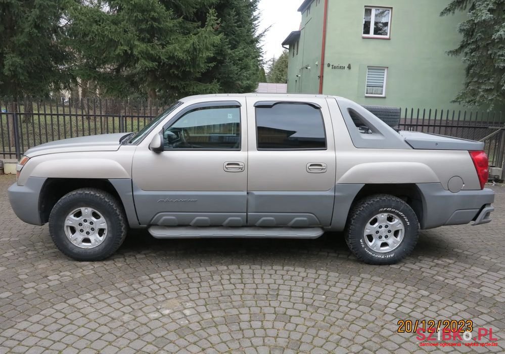 2002' Chevrolet Avalanche 5.3 Ls 4Wd photo #2