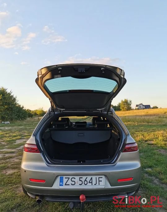 2011' Alfa Romeo 159 photo #4