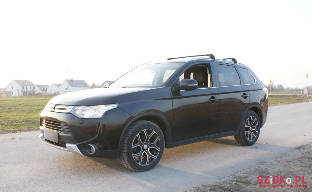 2015' Mitsubishi Outlander photo #4