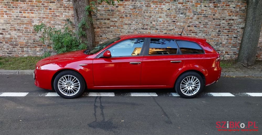2010' Alfa Romeo 159 photo #3