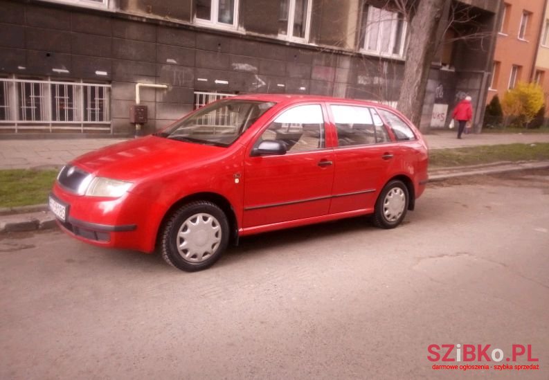 2002' Skoda Fabia photo #1