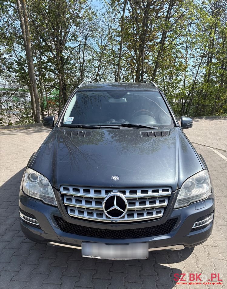 2011' Mercedes-Benz Ml photo #5