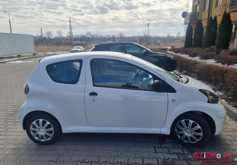 2010' Toyota Aygo photo #1