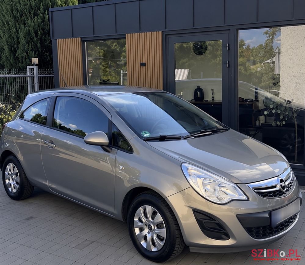 2013' Opel Corsa photo #2