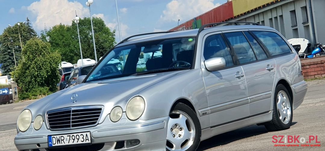 2001' Mercedes-Benz Klasa E photo #2