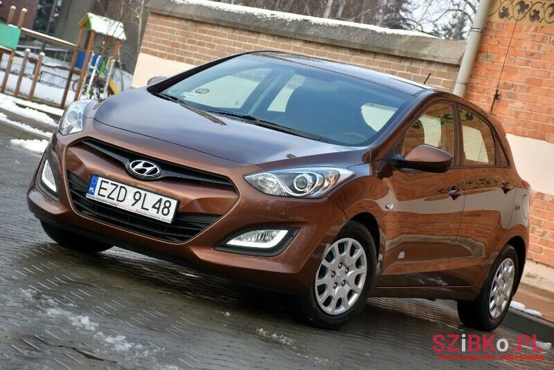 2013' Hyundai i30 photo #1
