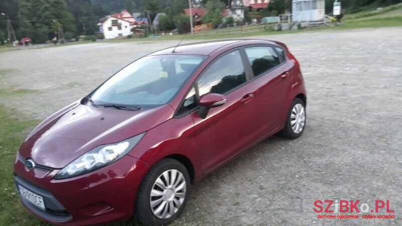 2010' Ford Fiesta photo #3