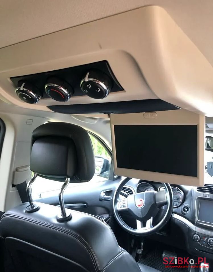 2014' Fiat Freemont photo #5