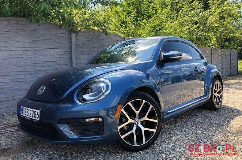 2018' Volkswagen New Beetle photo #2