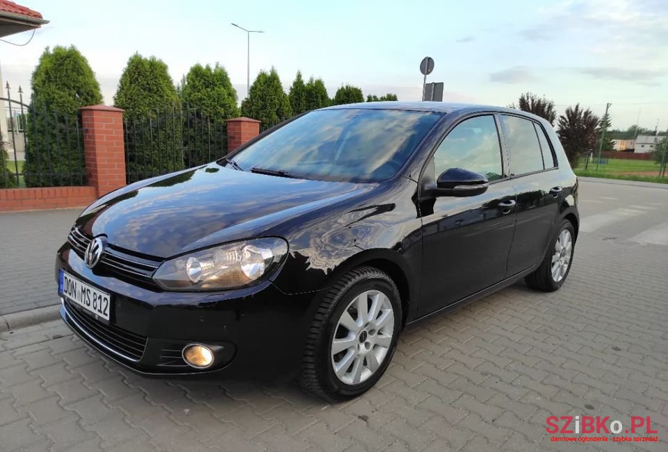 2009' Volkswagen Golf photo #3