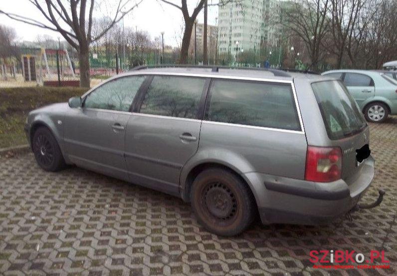 2001' Volkswagen Passat photo #2
