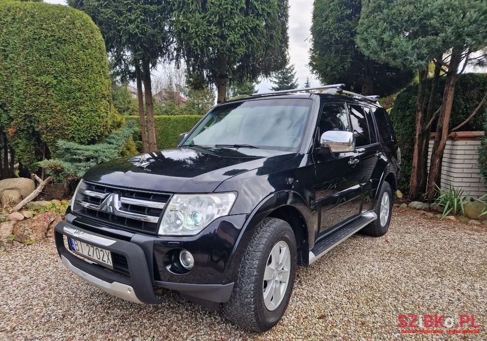 2008' Mitsubishi Pajero photo #2