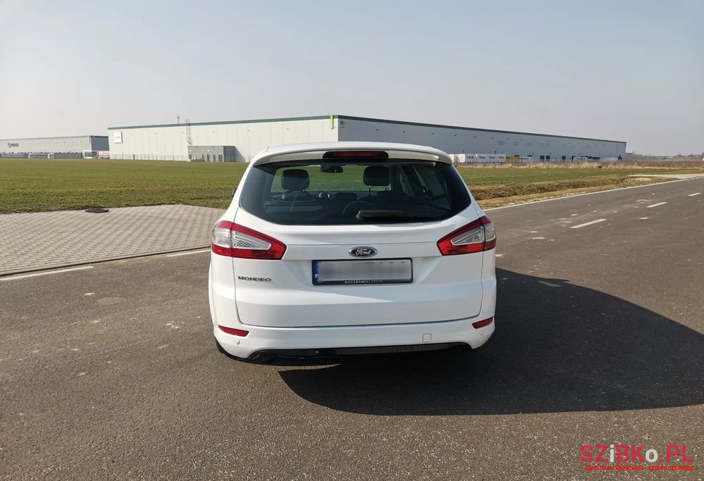 2012' Ford Mondeo photo #6