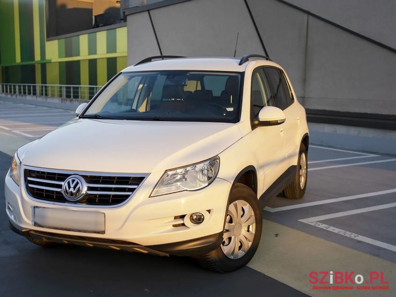 2009' Volkswagen Tiguan photo #3