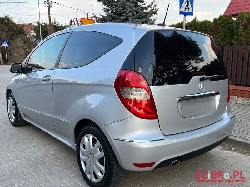 2009' Mercedes-Benz A-Class 200 Cdi Avantgarde photo #5