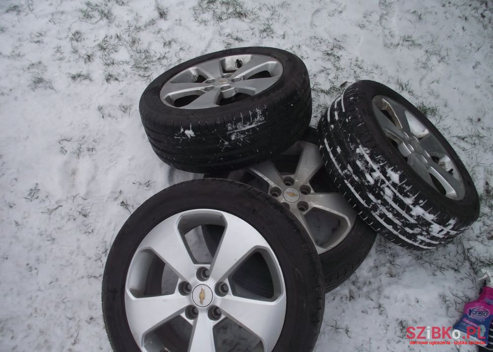 2010' Chevrolet Cruze photo #2