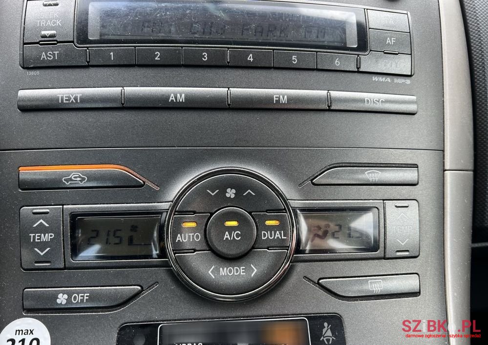 2007' Toyota Auris photo #6