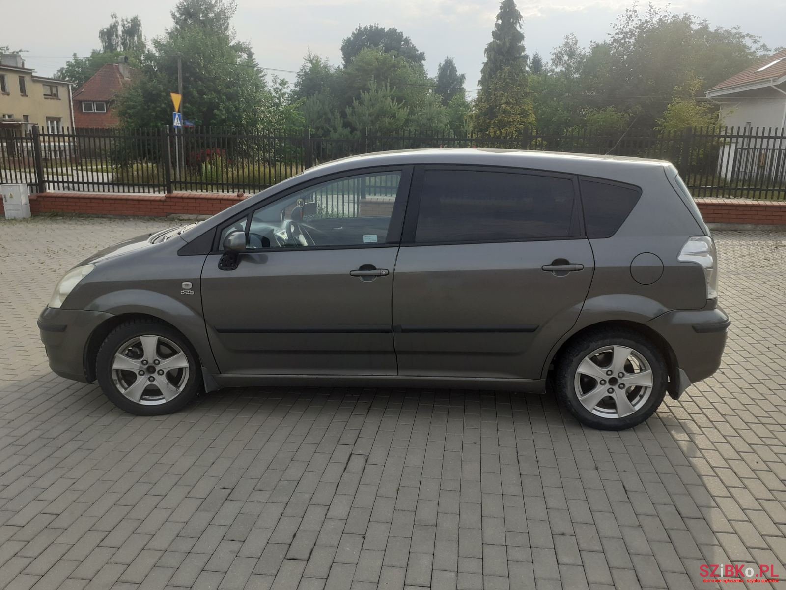 2004' Toyota Corolla Verso photo #5