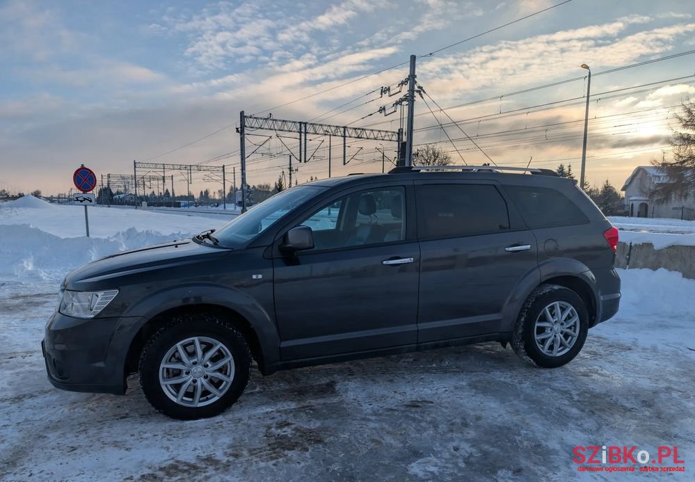 2013' Fiat Freemont photo #3