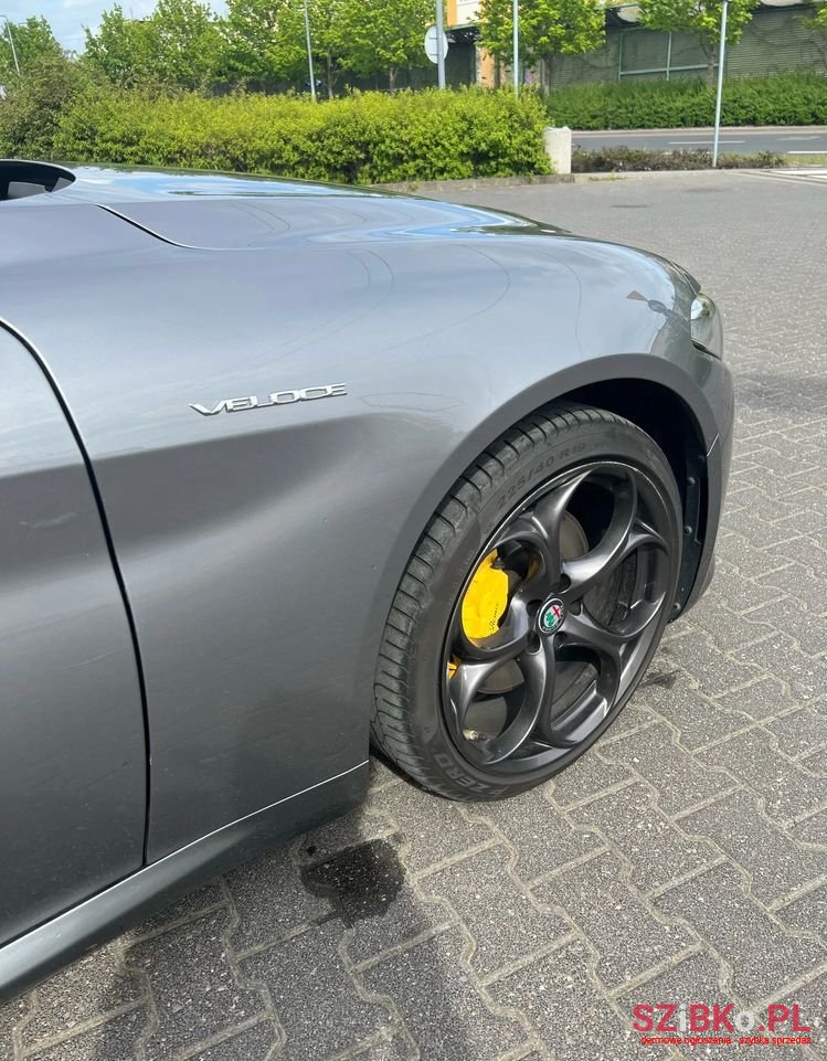 2019' Alfa Romeo Giulia photo #4