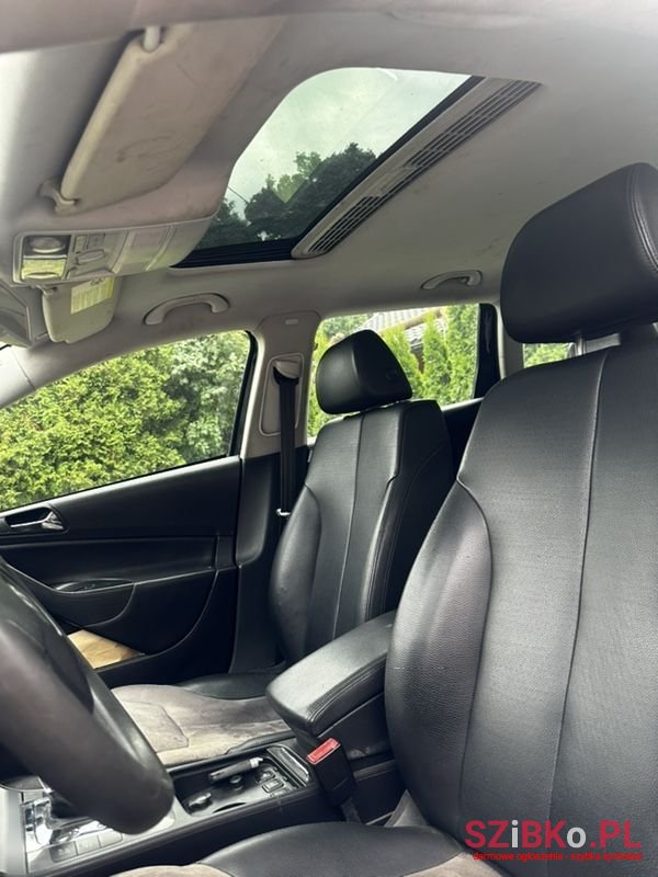 2007' Volkswagen Passat photo #5