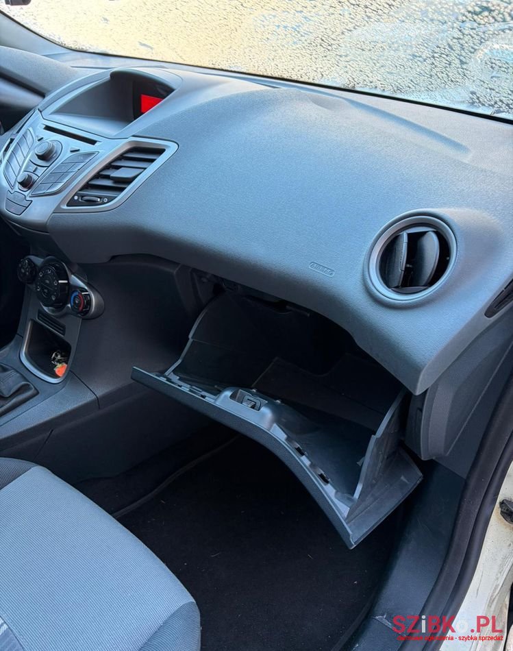 2008' Ford Fiesta photo #5