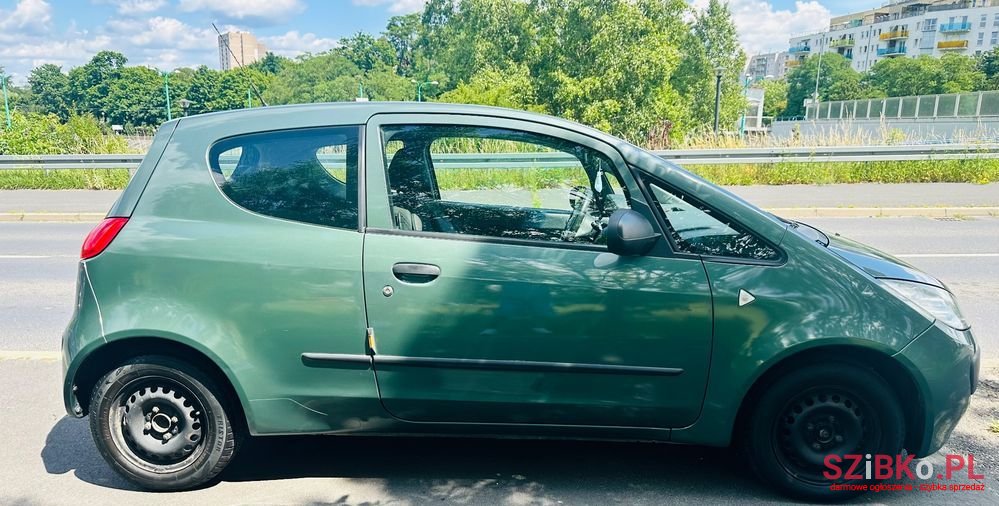 2005' Mitsubishi Colt photo #2