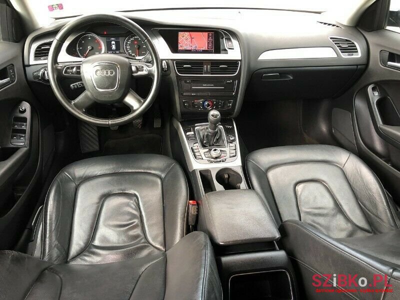 2011' Audi A4 photo #5