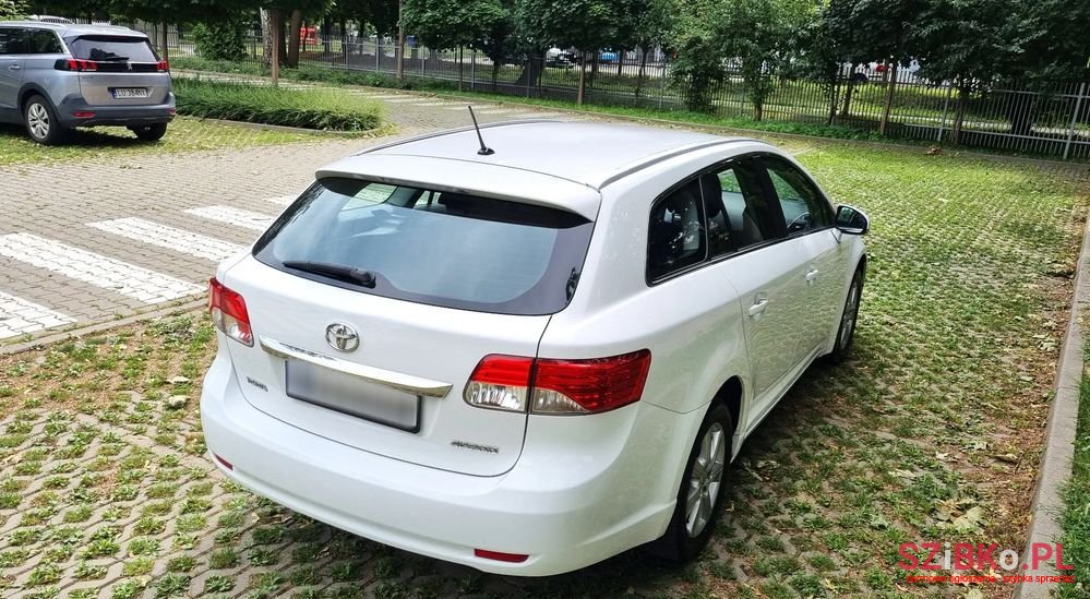 2015' Toyota Avensis Combi 1.6 Edition photo #5