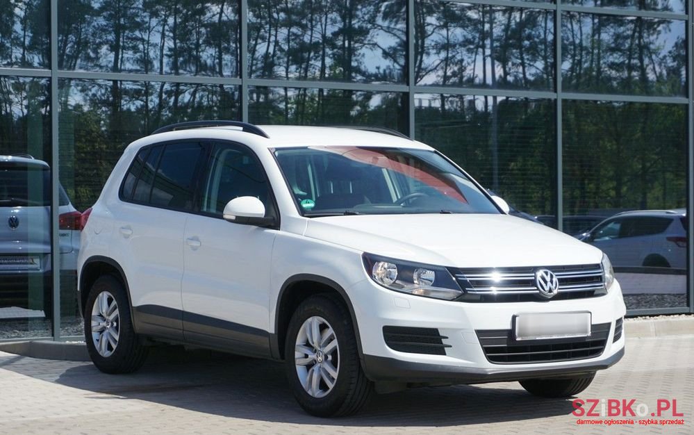 2015' Volkswagen Tiguan photo #4