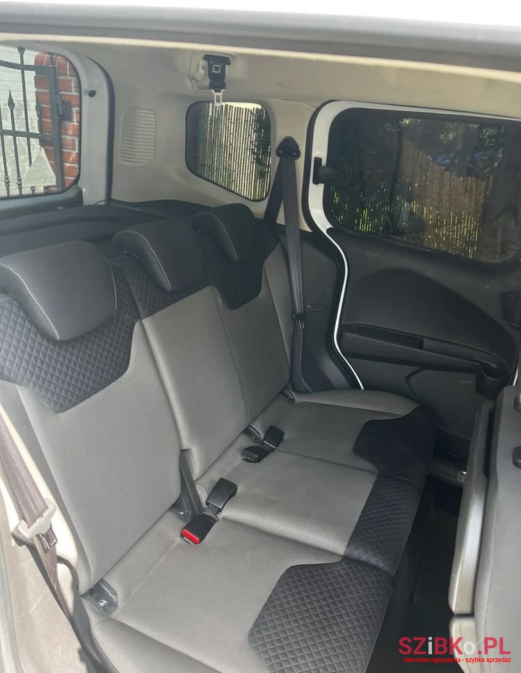 2017' Ford Tourneo Courier photo #5