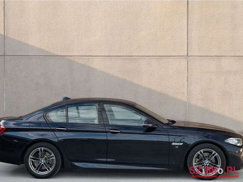 2016' BMW 5 Series 520D Xdrive photo #3