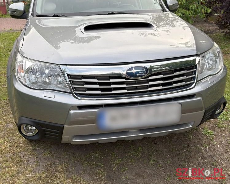 2011' Subaru Forester photo #3