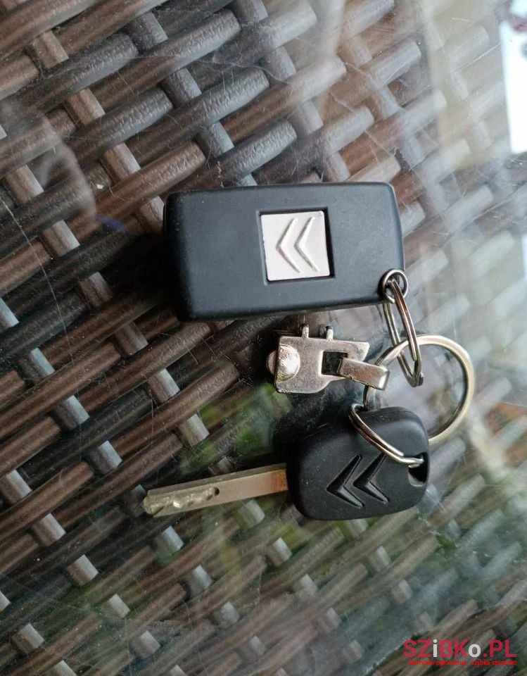 2008' Citroen C3 photo #5