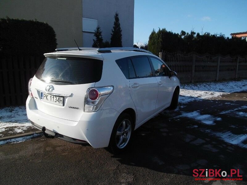 2015' Toyota Verso photo #2