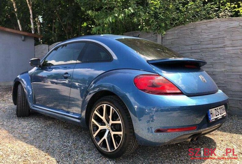 2018' Volkswagen New Beetle photo #1