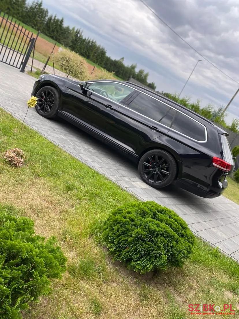 2016' Volkswagen Passat photo #3