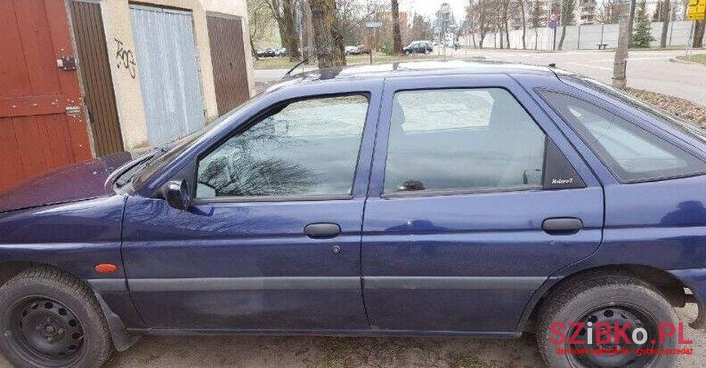 1998' Ford Escort photo #1
