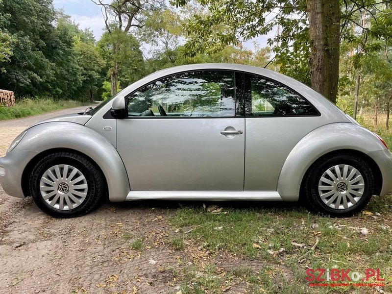2000' Volkswagen Beetle photo #2