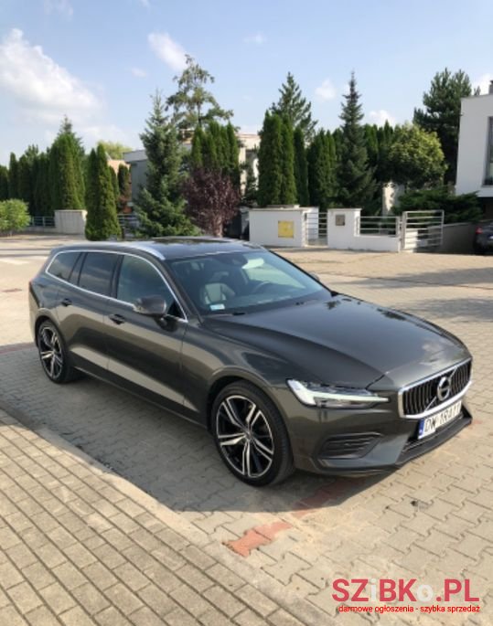 2019' Volvo V60 photo #1