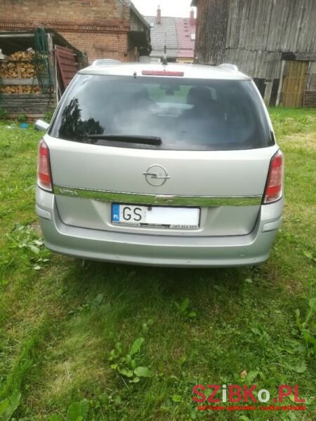 2008' Opel Astra photo #2