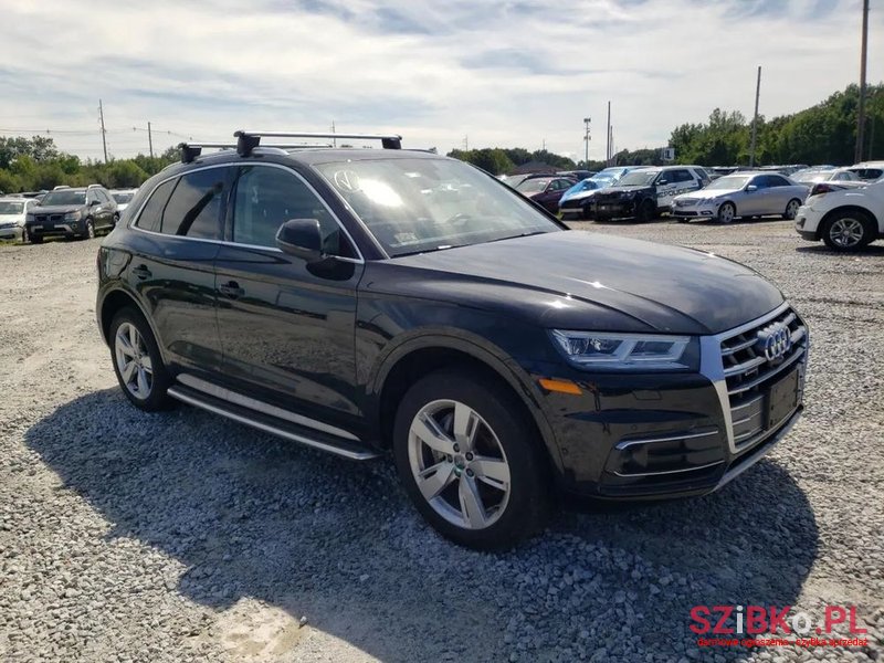 2019' Audi Q5 S Tronic photo #2