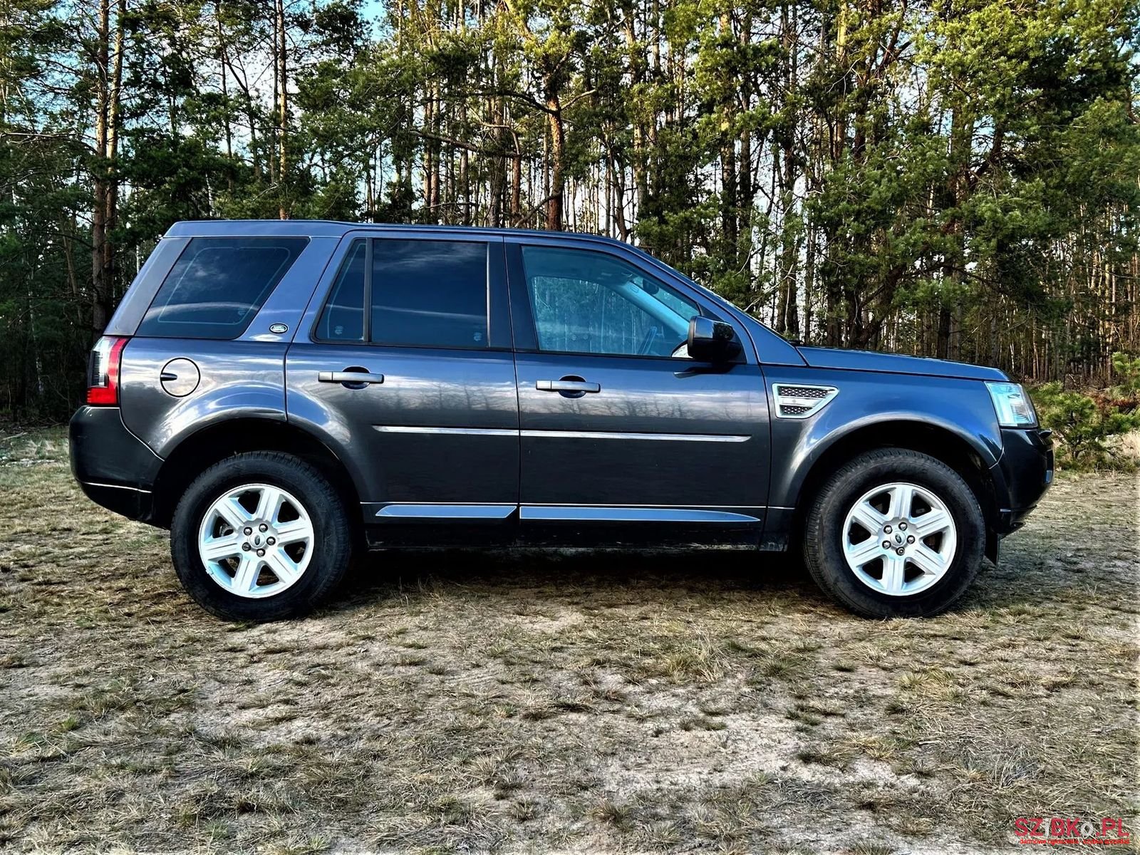2011' Land Rover Freelander photo #4