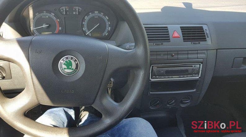 2006' Skoda Fabia photo #2