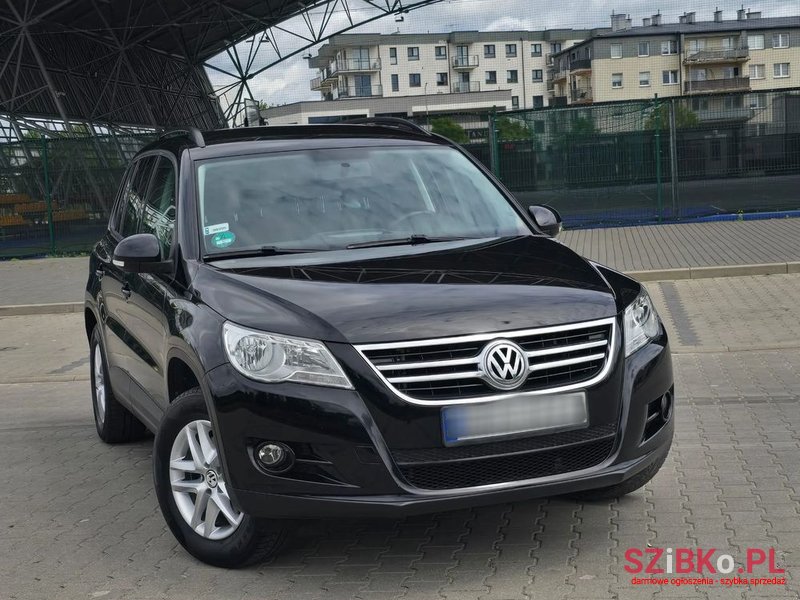 2011' Volkswagen Tiguan photo #5