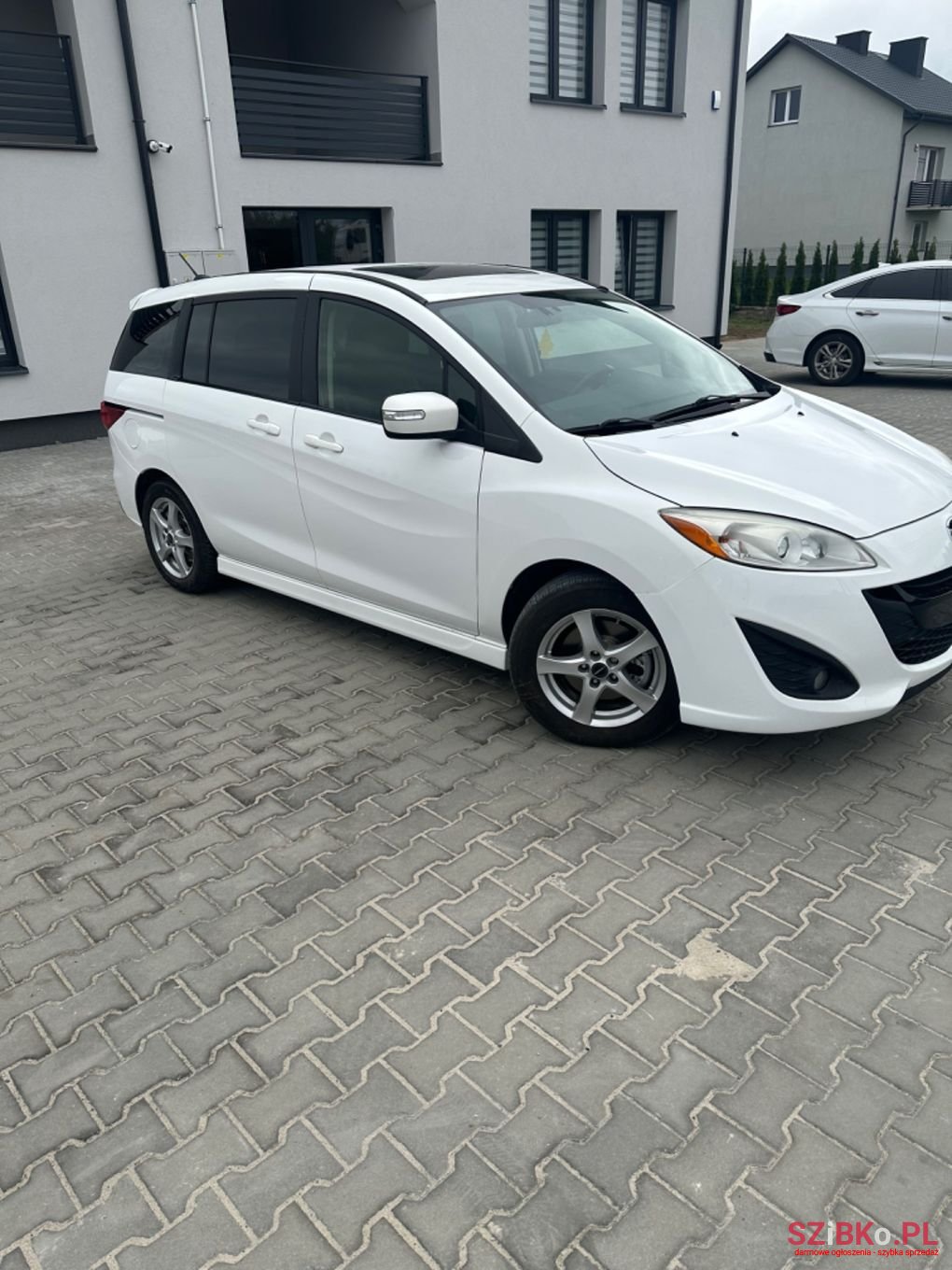 2014' Mazda 5 photo #1