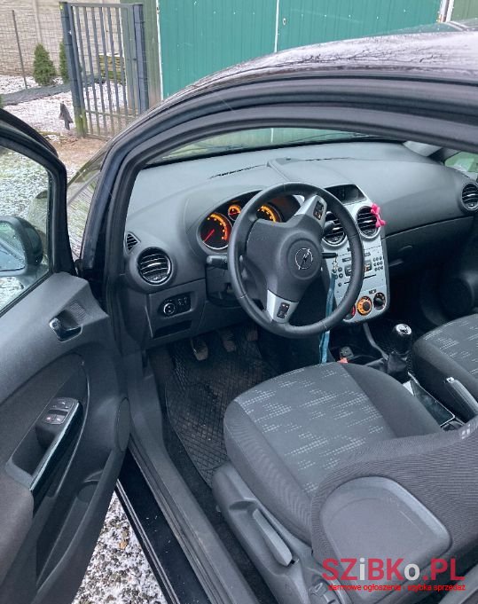 2011' Opel Corsa photo #5